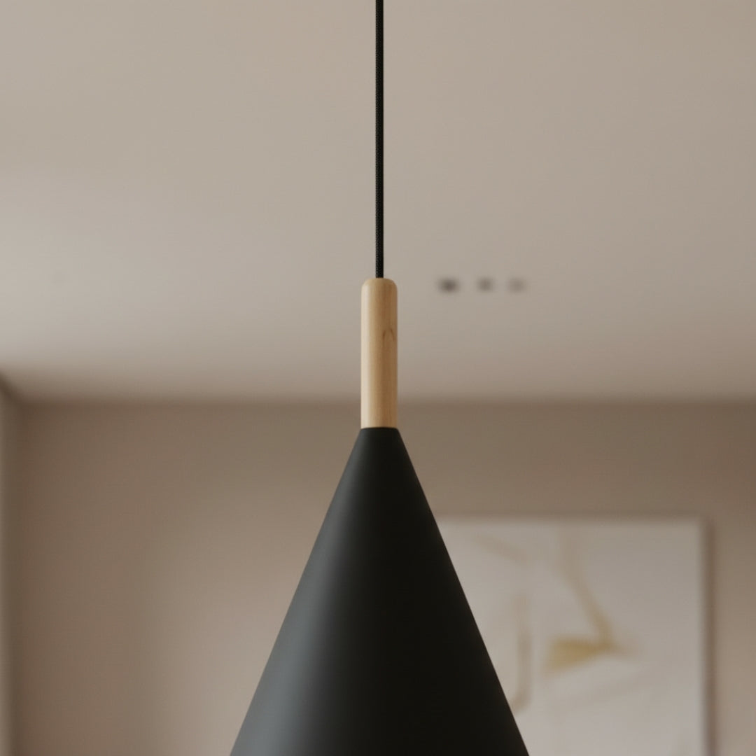 Suspension Conique Métal Coloré et Tige en Bois