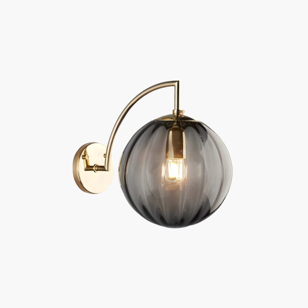 Applique Murale LED Dorée avec Boule en Verre Fumé