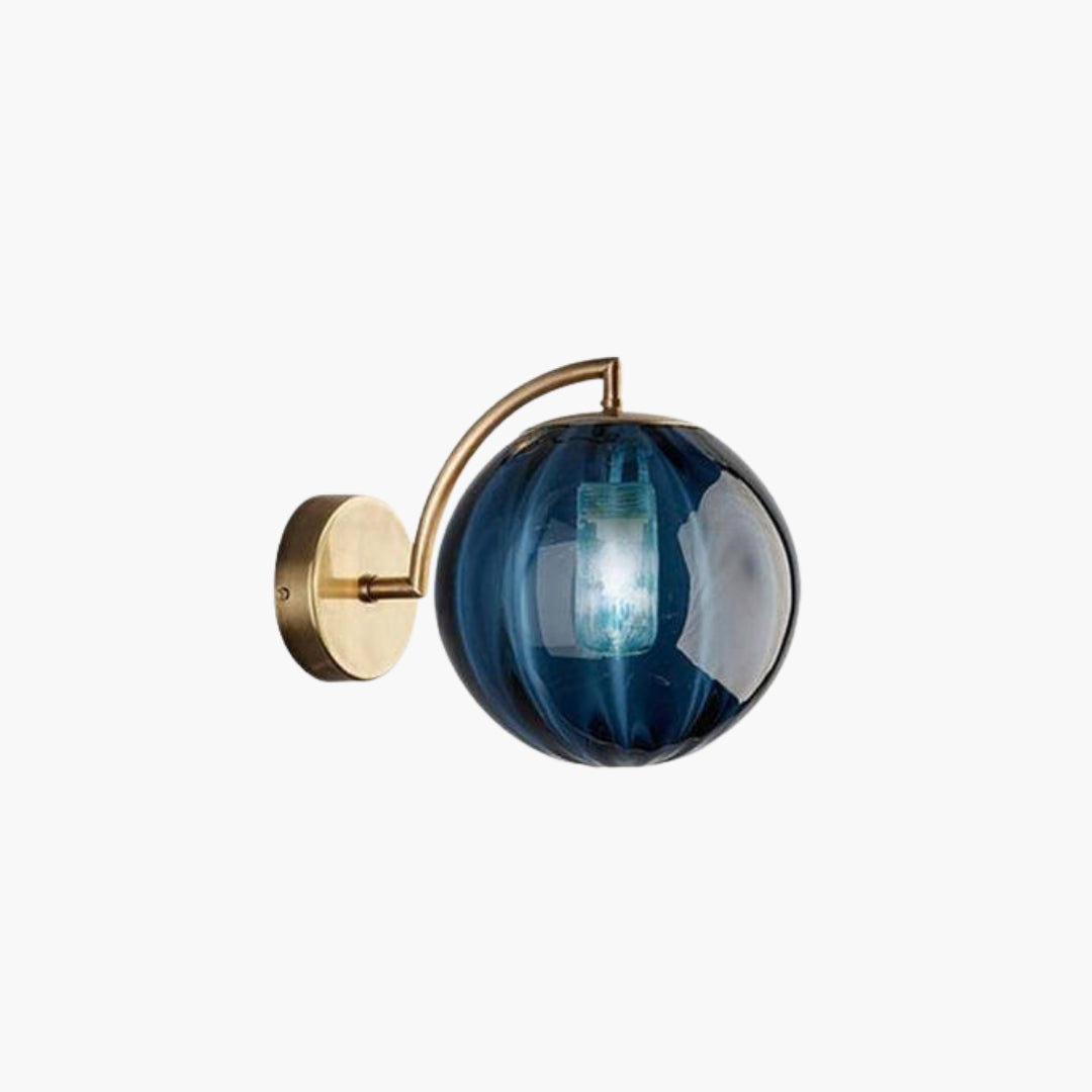 Applique Murale LED Dorée avec Boule en Verre Fumé
