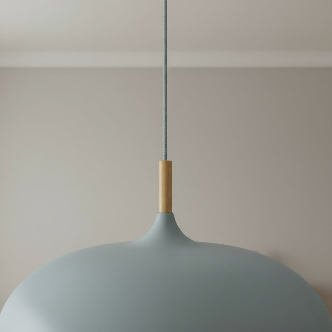 Suspension Aluminium Coloré avec Tige en Bois