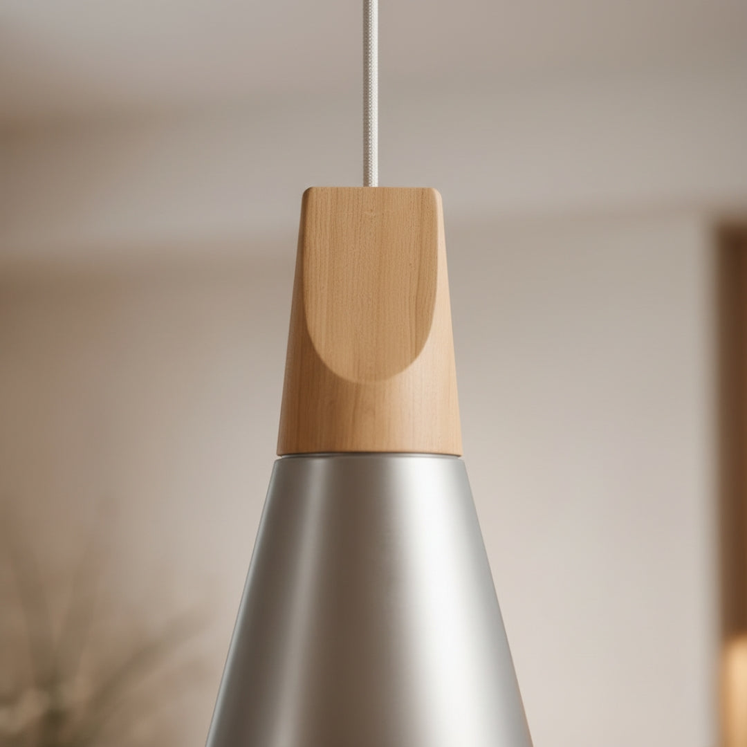 Suspension LED bois et aluminium en forme de cône