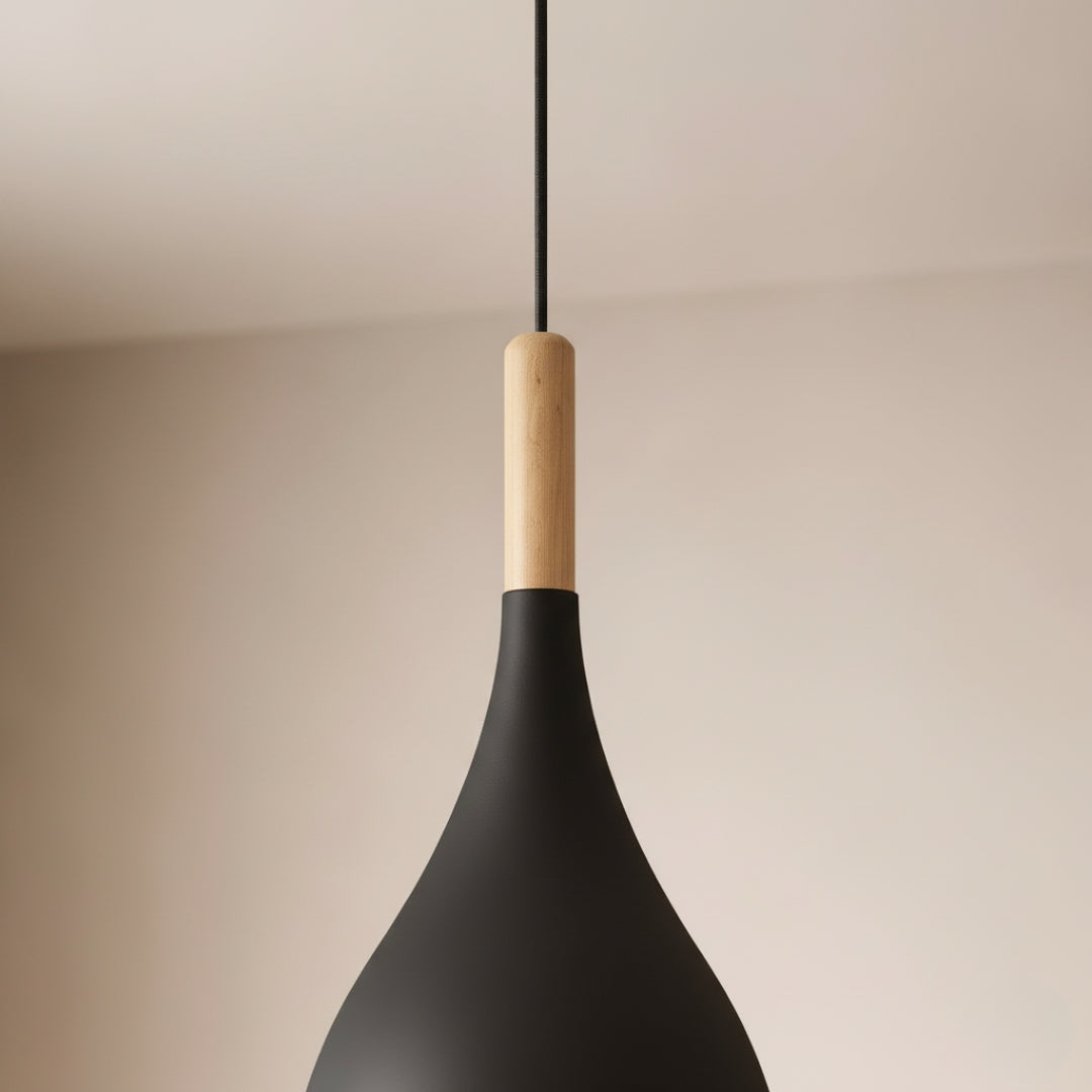 Suspension LED en métal coloré et baton en bois Nordic