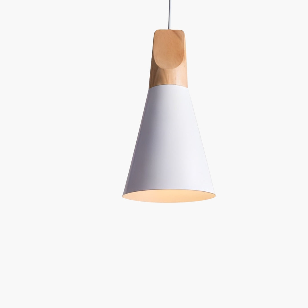Suspension en bois et aluminum en forme de cone